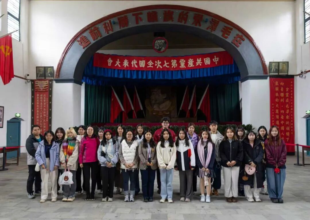 重走红色校史路