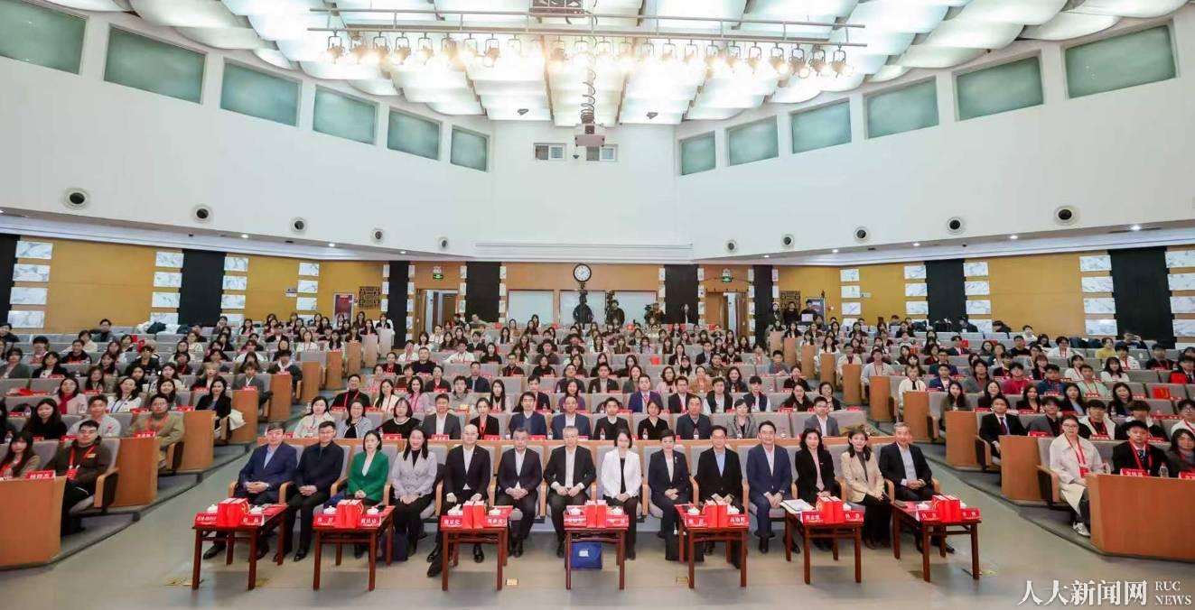 委员与澳门大足球篮球官方直播平台开云