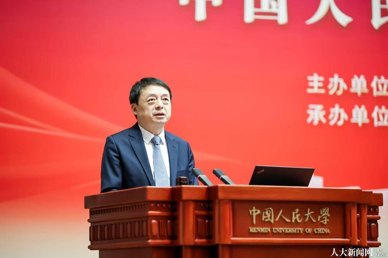 与200余名人大师生亲切交流