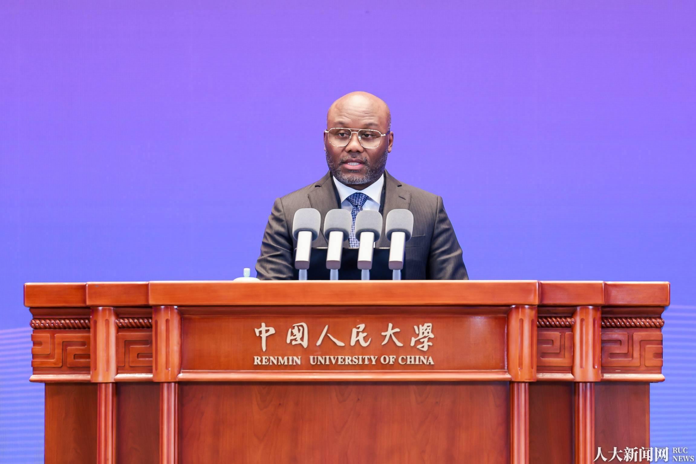 深入探讨如何夯实全球发展的信任根基