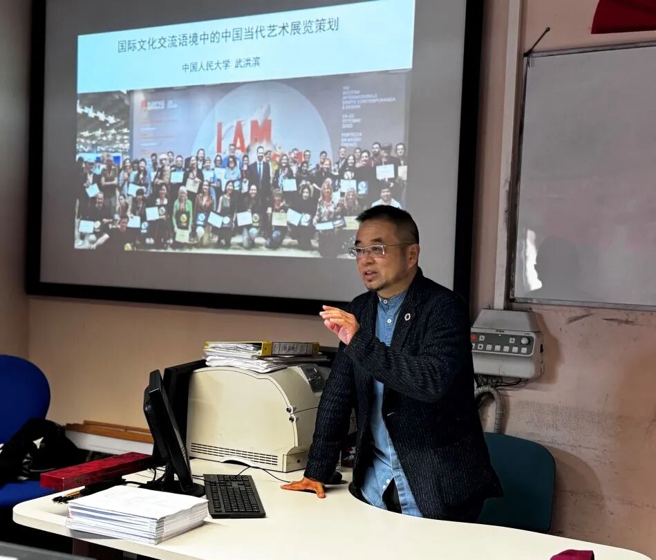 博物馆副馆长武洪滨