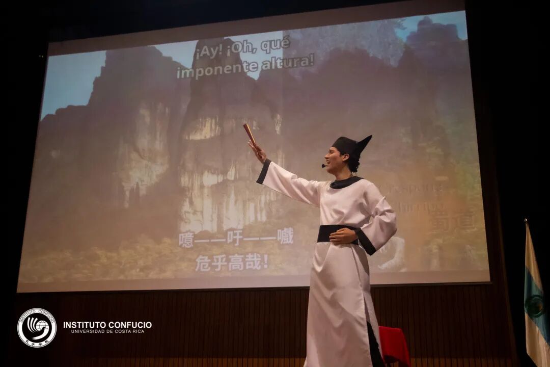 王晓瑶大使对入围决赛选手表示热烈祝贺